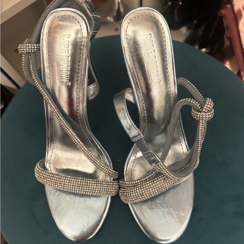 Cape Robbin Silver Rhinestone Knot Strappy Heels